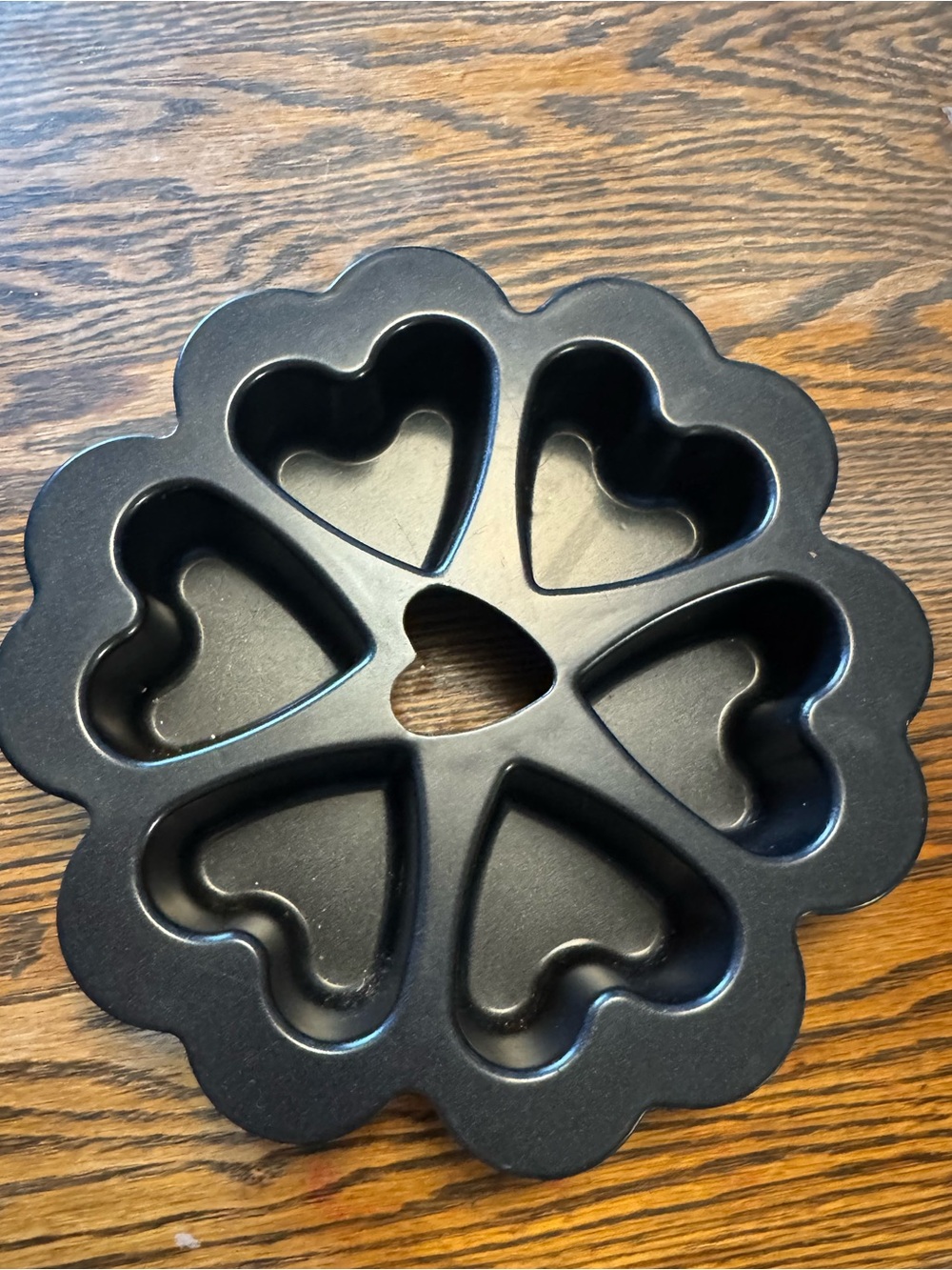 Nordic ware Black Heart-Shaped Muffin & Mini Cake Pan